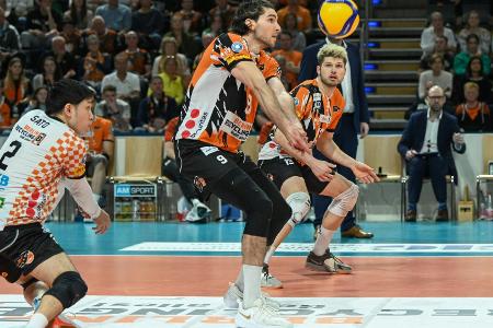 Volleyball: Dauermeister Berlin gewinnt erstes Finalspiel