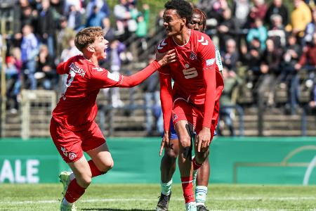 1. FC Köln verlängert mit U19-Pokalsieger Downs bis 2026