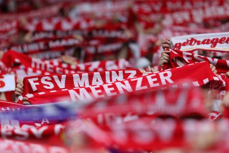 Fans sammeln beim Spiel: Mainz spendet für den guten Zweck