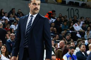 Streit mit Busfahrer: Trainer kracht in Frontscheibe