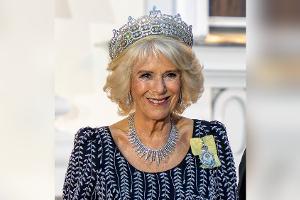 Königin Camilla: Ihr Ehrenpage hat sich den Arm gebrochen