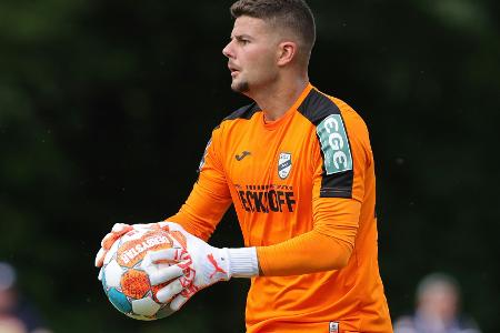 Bochum holt Torwart Thiede zurück