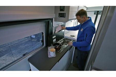 Bürstner Lineo C 590 (2022)