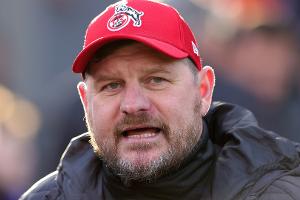 Verlorene Wette: Baumgart trägt Gladbach-Schal