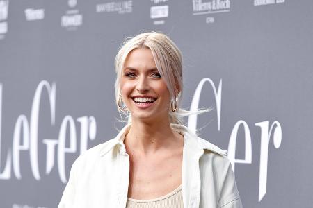 Lena Gercke postet süßes Foto vom Stillen ihres Babys
