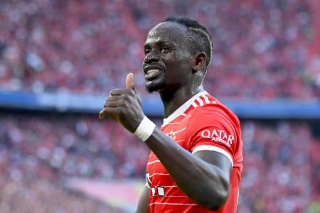 Sadio Mané (ab 84.) - ohne Bewertung - War sofort drin in der Partie und hatte noch Lust auf weitere Tore. Machte das sechste Bayern-Tor mit einem sensationellen Kontakt möglich.