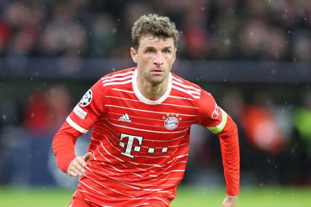Thomas Müller - Note: 2,0 - Kehrte nach den Diskussionen um seine Person in die Startelf zurück und gab auf dem Platz die Antwort. Prägte das Offensivspiel der Bayern maßgeblich und war an vielen wichtigen Momenten beteiligt. Hatte zweimal das 1:0 auf dem Fuß (10., 13.), ehe er traf (21.). Hätte fast noch den Doppelpack geschnürt (62.).