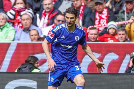 Marcin Kaminski - Note: 5,5 - Agierte beim Verteidigen gegen den Mann fast immer zu behäbig. Traf im Positionsspiel ebenfalls viele schlechte Entscheidungen. Konnte die besten Bayern-Angriffe deshalb praktisch nie unterbinden. Gewann nur einen einzigen Zweikampf im ganzen Spiel.