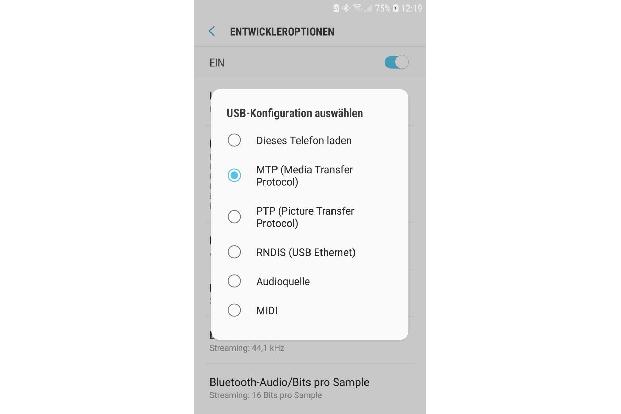 In den Entwickler-Optionen am Android-Gerät lässt sich die USB-Verbindungsart festlegen.