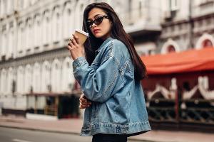 Mit Oversize-Jeansjacken kann man jetzt nichts falsch machen