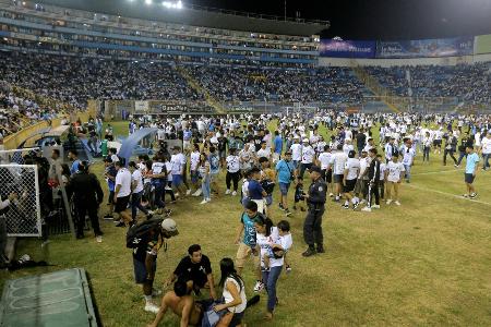 El Salvador: Mindestens zwölf Tote bei Stadionkatastrophe