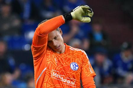 FC Schalke 04 - TOR: Alexander Schwolow - Note: 3,0 - Hatte bei den Gegentore meist keine Chance. Verhinderte sogar eine noch höhere Pleite seiner Mannschaft. Wehrte gegen Gnabry (7., 44.), Müller (13.) und Musiala (83.) viermal stark ab. Lediglich beim 0:3 in der kurzen Ecke mit einer Teilschuld.