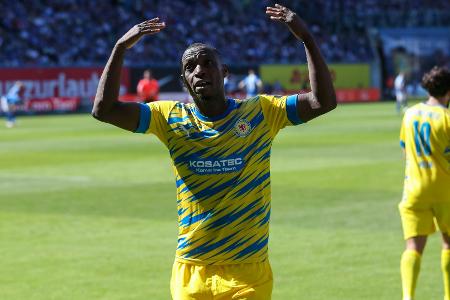 Braunschweig: Ujah bleibt ein weiteres Jahr