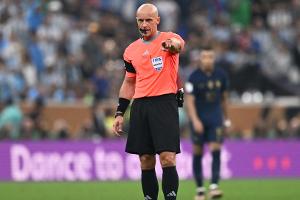 Marciniak darf Champions-League-Finale pfeifen