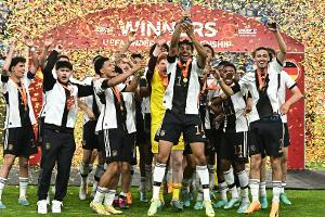 Flick über U17: "Fantastischer, toller Erfolg"