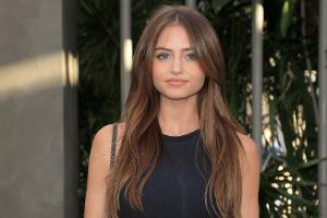 Leni Klum posiert oben ohne