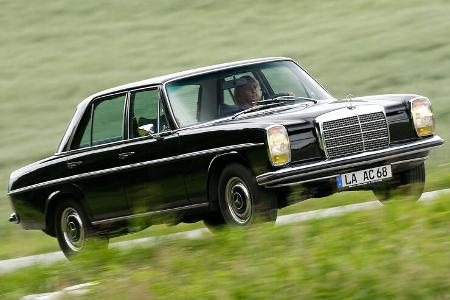 Mercedes /8 W115 Limousine Strich-Acht
