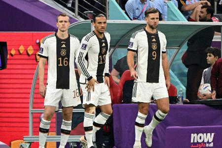 Dreierkette und Doppelspitze im Jubiläumsspiel