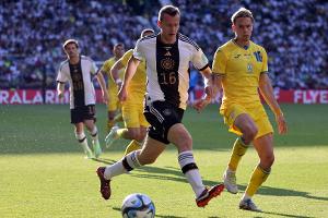 Spätes Remis gegen Ukraine: Friedenszeichen mit Alarmsignal