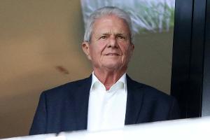 Hopp gibt Stimmrechtsmehrheit zurück