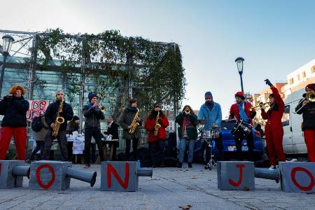 Aktivisten besetzen Olympia-Hauptquartier in Paris