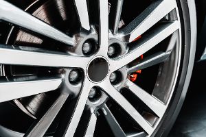 Diese Vor- und Nachteile haben Niederquerschnittsreifen