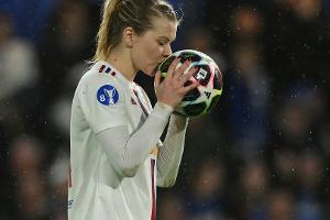 Norwegerinnen mit Hegerberg und Hansen zur Fußball-WM