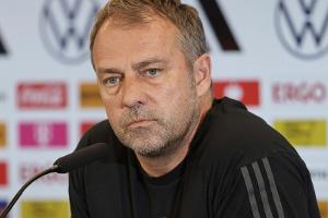 Von Kritik keine Spur: Flick sucht die Nähe der Fans