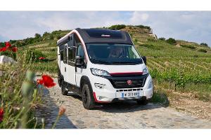 Campingfahrzeug, Weinberge, Frontansicht, Teilintegriert