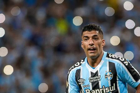 Knieprobleme: Früherem Starstürmer Suarez droht Karriereende