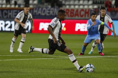 Moukoko und Ngankam nach EM-Auftakt rassistisch beleidigt