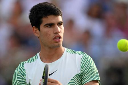 Alcaraz glänzt auch auf Rasen: Halbfinale in Queen's