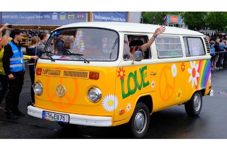 VW T2 Hippie Bus