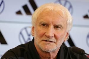 Völler zu Rassisten im Netz: "Eine Sauerei"