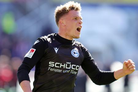 Gladbach holt Bielefelder Hack