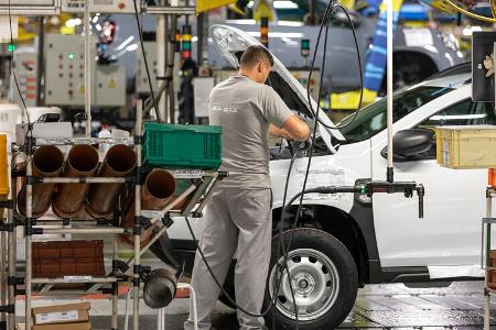 Dacia RumŠnien - Hauptquartier in Bukarest und Werk in Mioveni/Pitesti 