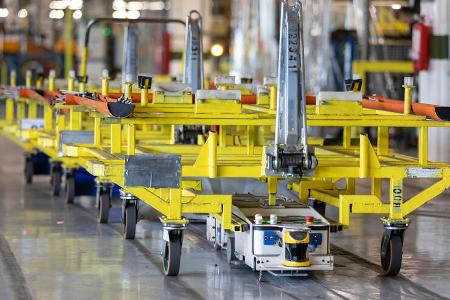 Dacia RumŠnien - Hauptquartier in Bukarest und Werk in Mioveni/Pitesti 