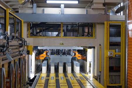 Dacia RumŠnien - Hauptquartier in Bukarest und Werk in Mioveni/Pitesti 