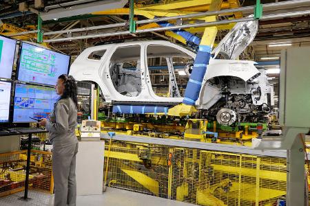 Dacia RumŠnien - Hauptquartier in Bukarest und Werk in Mioveni/Pitesti 