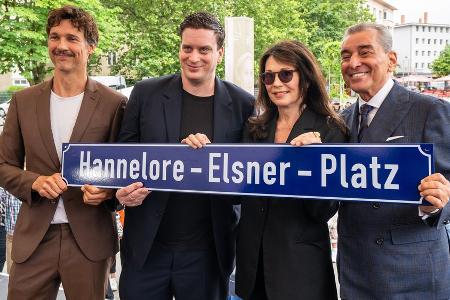 Politik und Prominenz weihen Hannelore-Elsner-Platz in Frankfurt ein