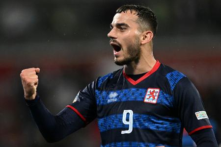 St. Pauli holt Angreifer Sinani aus England