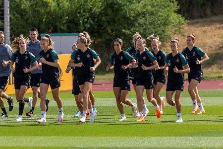 Rund 500 Fans beim öffentlichen Training der DFB-Frauen