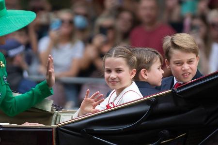 Darum verpassten George, Charlotte und Louis die Krönung ihres Opas