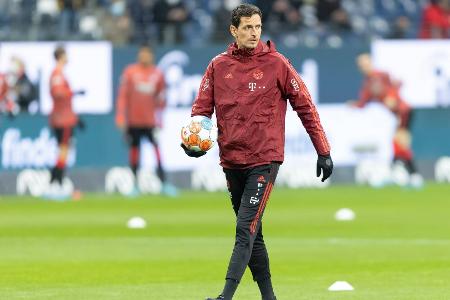 Frankfurt: Toppmöller will länger als sein Vater bleiben