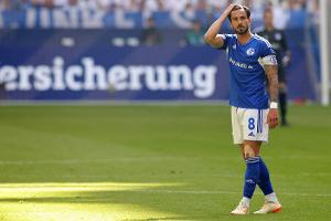 Latza legt Kapitänsamt bei Schalke nieder
