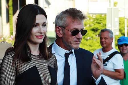 Neue Liebe für Sean Penn: Mit Olga Korotyayeva in Saint-Tropez