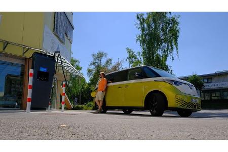 Ladesäule, VW Buzz, Elektro, Stromtankstelle