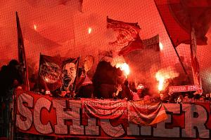 Wegen Pyrotechnik: Hohe Geldstrafe für FC Bayern