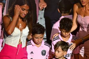 Söhnchen Thiago stiehlt Messi die Show