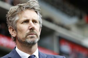 Van der Sar meldet sich aus dem Krankenhaus